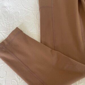NEW! Super stylish YOGA-LIC-IOUS Yoga Pants, Leggings Sz M w/tags